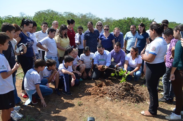 20171010_FOTO - Vereadores participam do lançamento das ações de recuperação do Quilombo